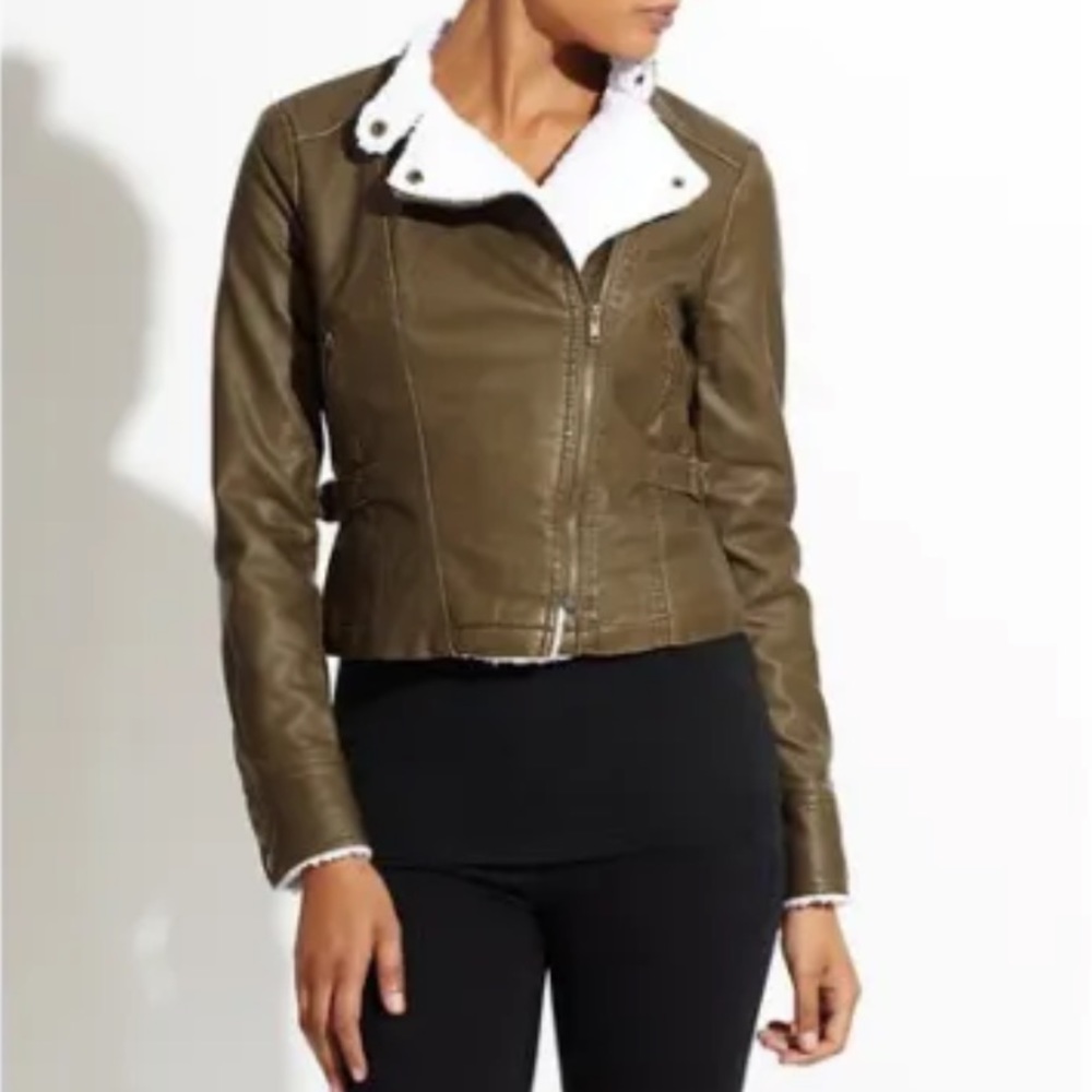 ✨💎$145 Retail💎✨Casual Couture by Green Envelope OLIVE jacket M